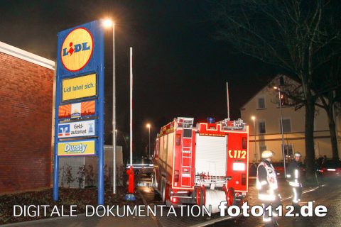 2012.01.01-Lidl-brennt-Container-001