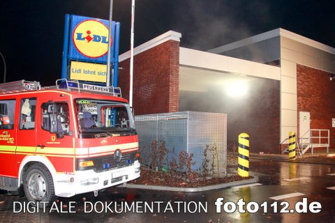 2012.01.01-Lidl-brennt-Container-002