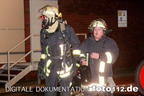 2012.01.01-Lidl-brennt-Container-006