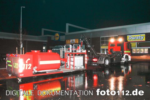 2012.01.01-Lidl-brennt-Container-007