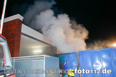 2012.01.01-Lidl-brennt-Container-011