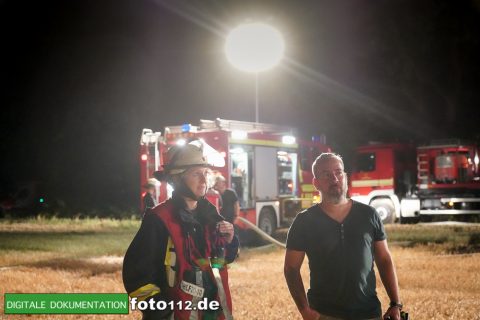 Eichwaldstr-brennt-Strohlager-Sony-016