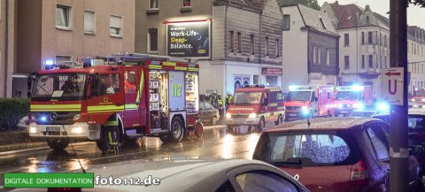 Provinzialstr.-Dachstuhlbrand-010Nacht