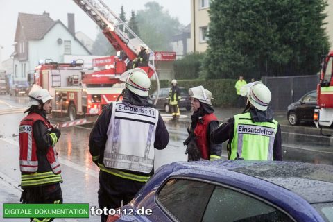Provinzialstr.-Dachstuhlbrand-014Nacht