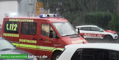 Provinzialstr.-Dachstuhlbrand-021Nacht