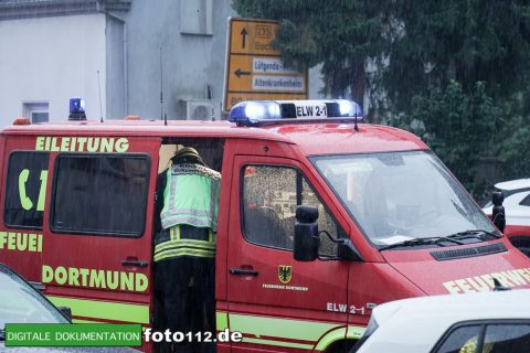 Provinzialstr.-Dachstuhlbrand-022Nacht