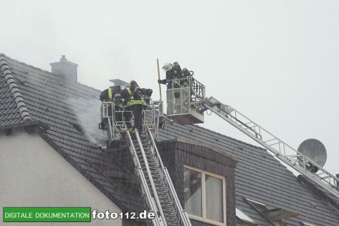 Provinzialstr.-Dachstuhlbrand-027Nacht