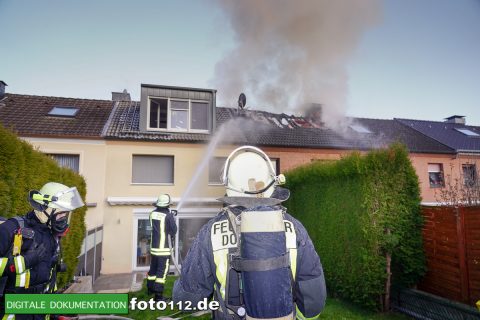 Immanuel-Kant-Straße-Dachstuhlbrand-007