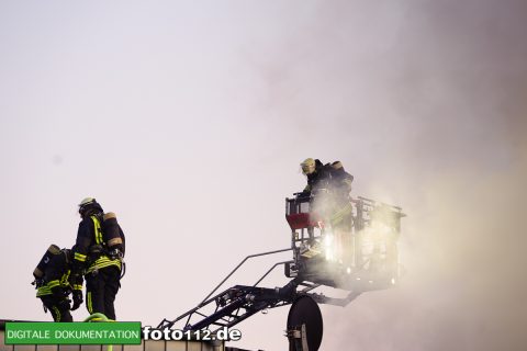 Immanuel-Kant-Straße-Dachstuhlbrand-018