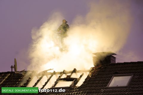 Immanuel-Kant-Straße-Dachstuhlbrand-022