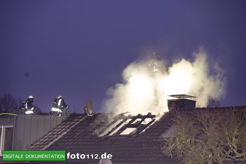 Immanuel-Kant-Straße-Dachstuhlbrand-023