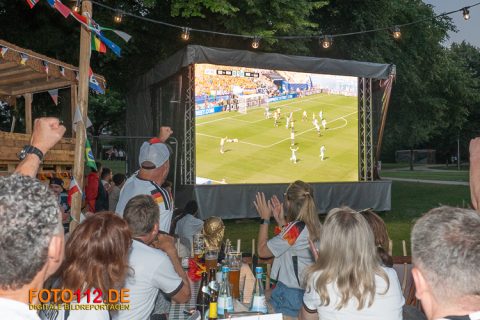 Public-Viewing-1-033