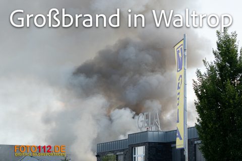 Lagerhalle-brennt-009