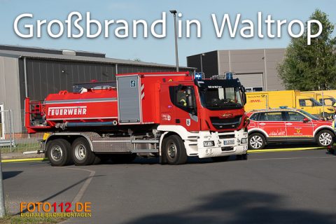 Lagerhalle-brennt-013