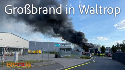 Lagerhalle-brennt-039