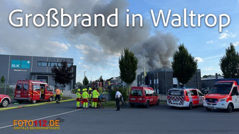 Lagerhalle-brennt-041