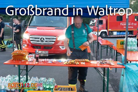 Lagerhalle-brennt-051