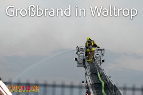 Lagerhalle-brennt-052