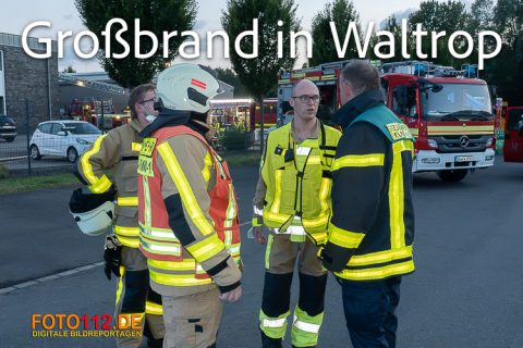 Lagerhalle-brennt-062