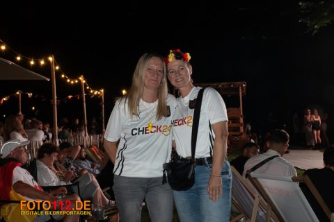 Public-Viewing-2-050