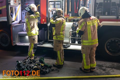 lehmstr.-brennt-PKW-015