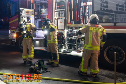 lehmstr.-brennt-PKW-016