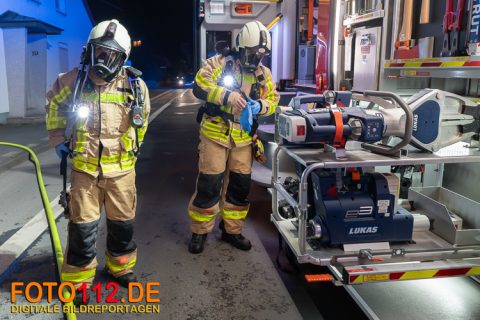 lehmstr.-brennt-PKW-019