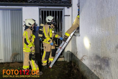 lehmstr.-brennt-PKW-022